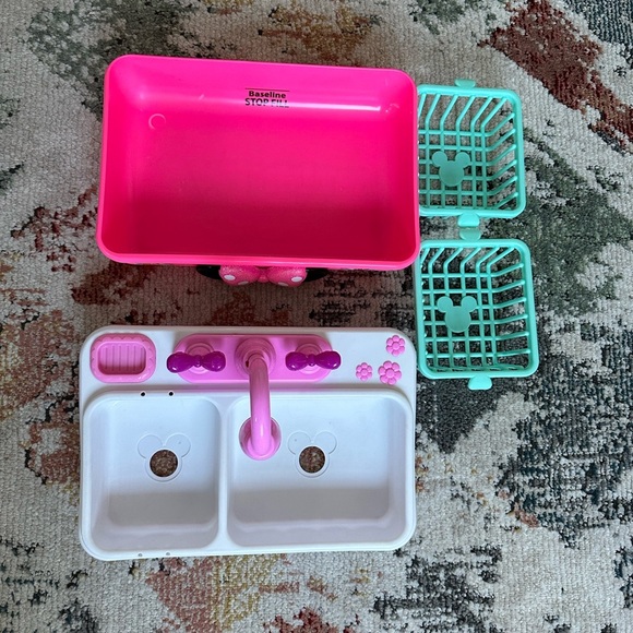 Minnie Mouse Happy Helpers Magic Sink - Picture 7 of 12